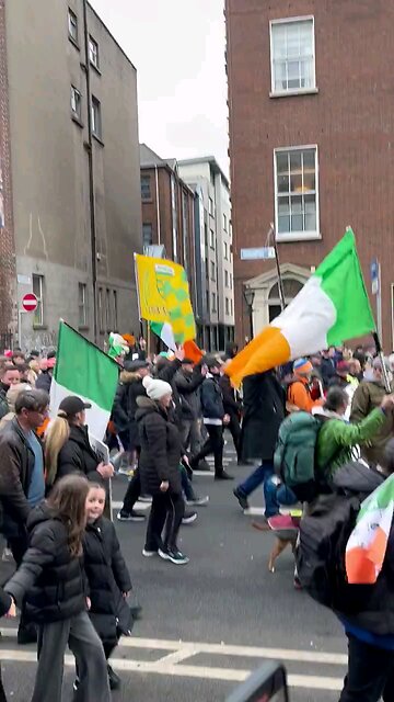 ➡️ Irish Citizens Rally En Masse to Protest Against Mass Immigration Surge @RiseGS