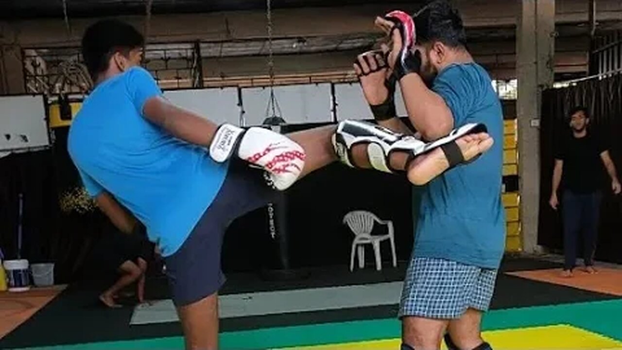 kickboxing sparring