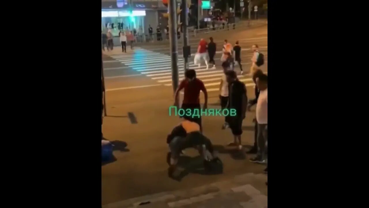 Russian skinheads pull gun after losing street fight to MMA fighters