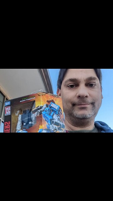 Transformers Kingdom Autobot Pipes Preview! A Rodimusbill Short