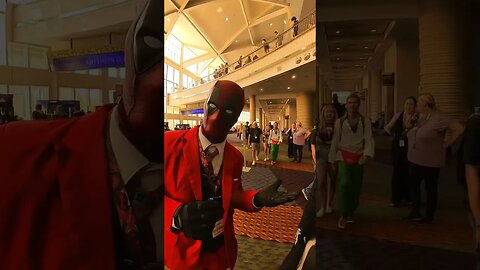 Megacon | Deadpool has a message for you