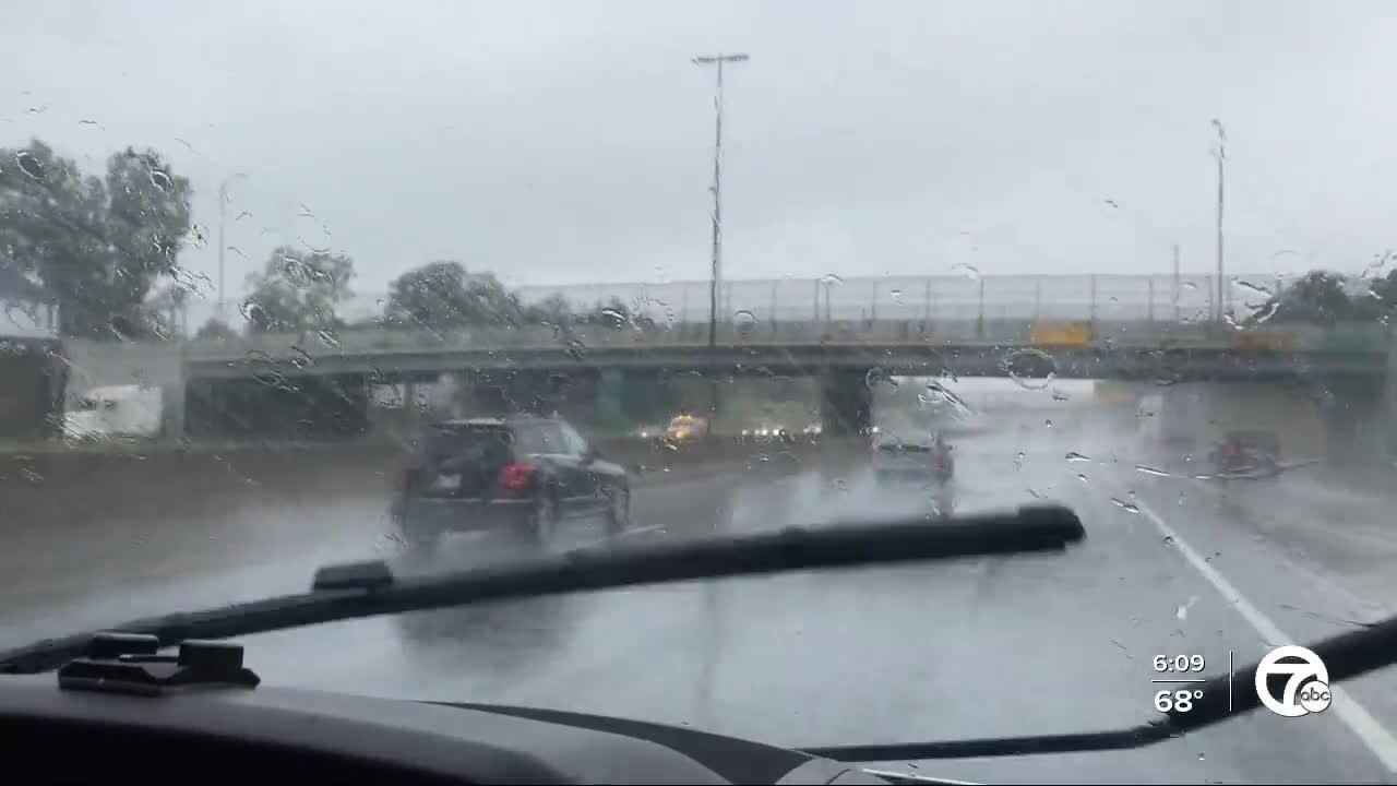 Drivers dealing with flooded freeways again