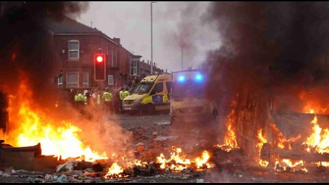 UK RIOTS!! ENGLAND ON FIRE!