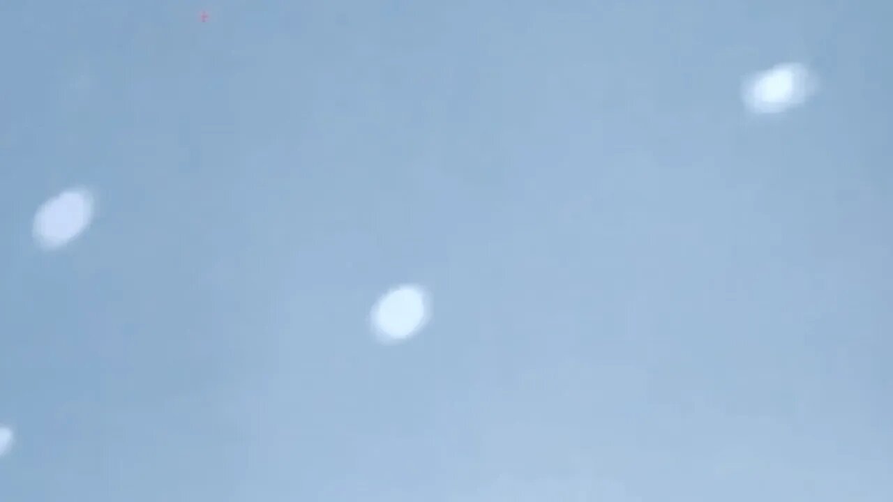 3 Smaller Orbs line up/ Hide/ Unknown effect behind them