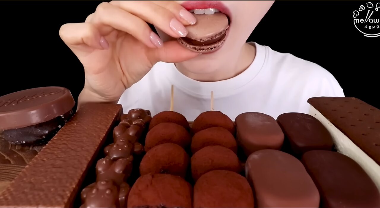 ASMR MUKBANG｜CHOCOLATE PARTY *ICE CREAM, MOCHI, MILKA, MACARON, TICO EATING SOUNDS