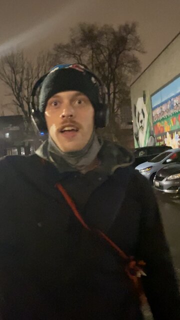 Ottawa resident threatens convoy supporters with a hammer