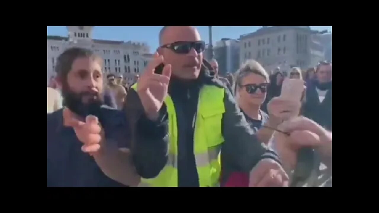 ITALY - Protesters Chase Out Media At Port of Trieste