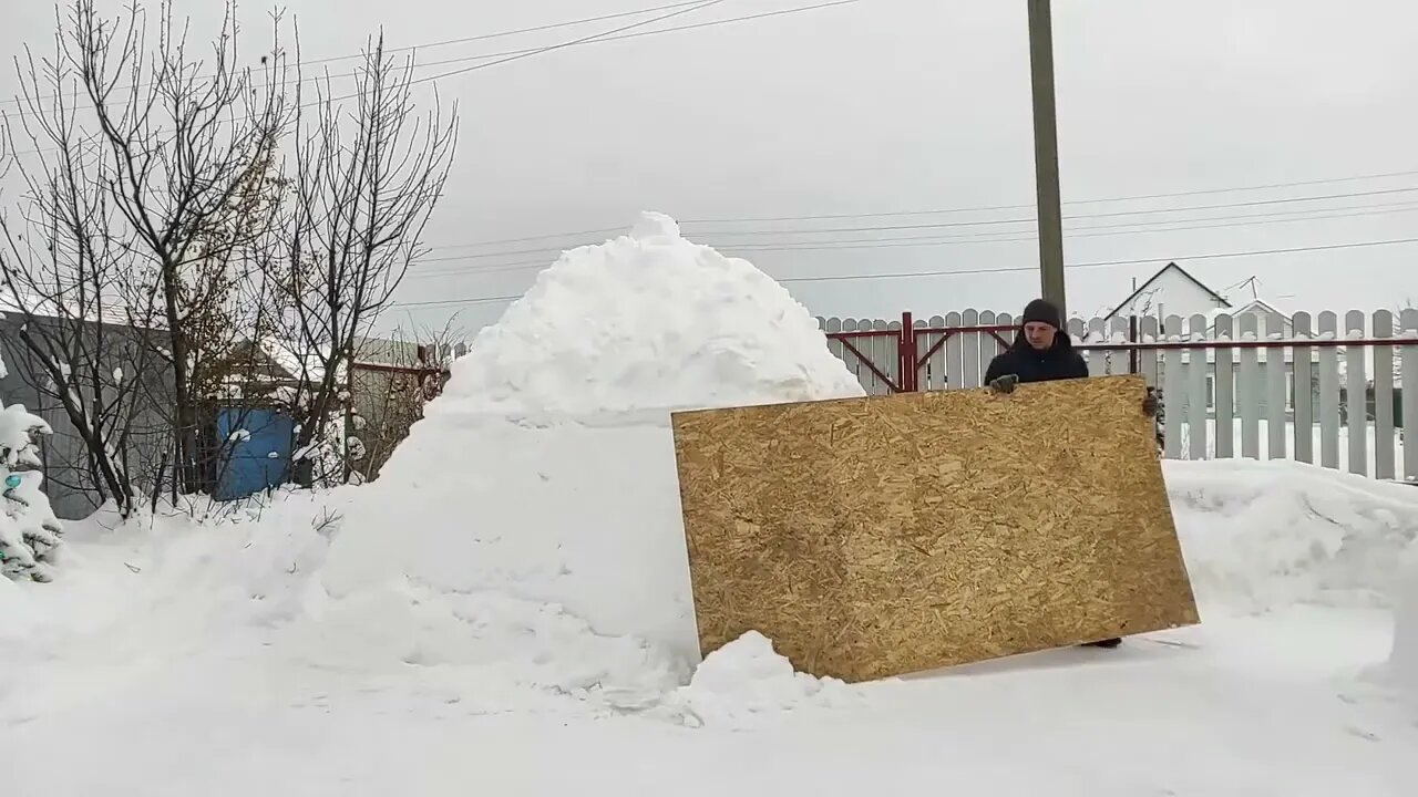 DIY Snow House. House in snow. Snow house for children