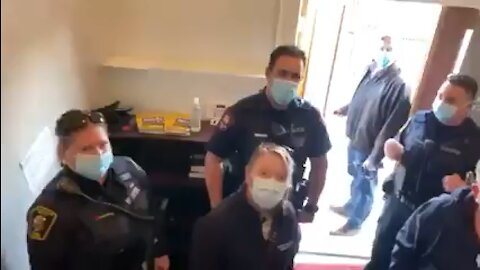 Polish Pastor Kicks Authorities Out of His Church in Calgary