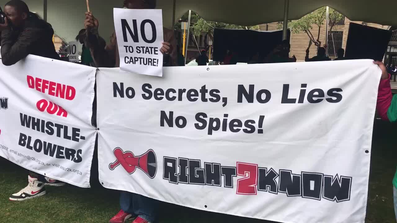 People's March pulls huge crowd despite rain (5VG)