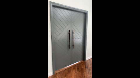 CUSTOM MODERNDOUBLE DOORS