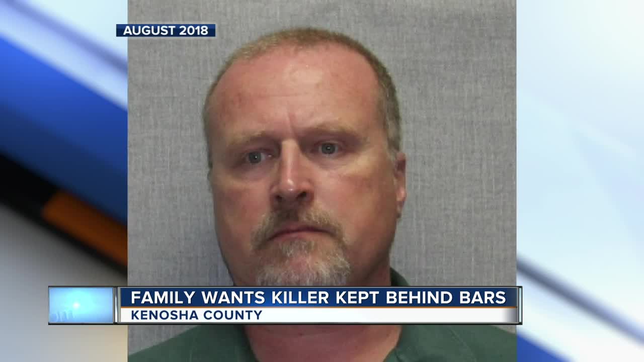 Family of 1985 murder victim want killer kept behind bars