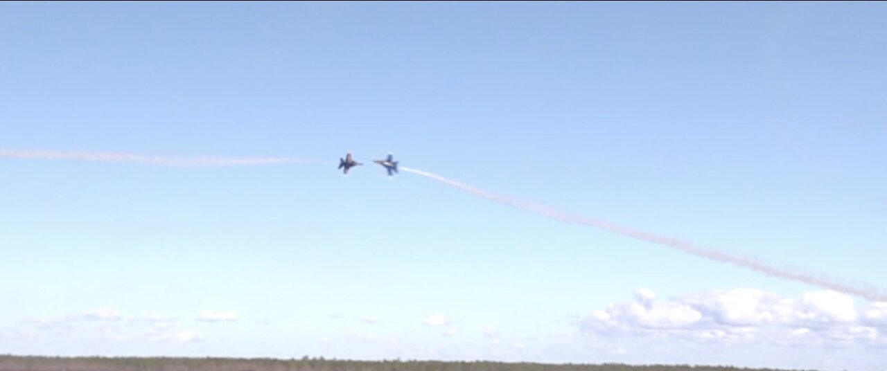 Blue Angels Knife Edge Pass