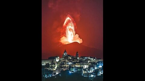 BREAKING 🚨 Massive explosions at the Etna volcano, Sicily.