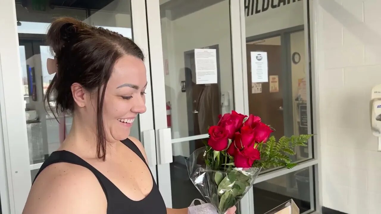 I embarrassed my WIFE for Valentine's Day | do things for your woman