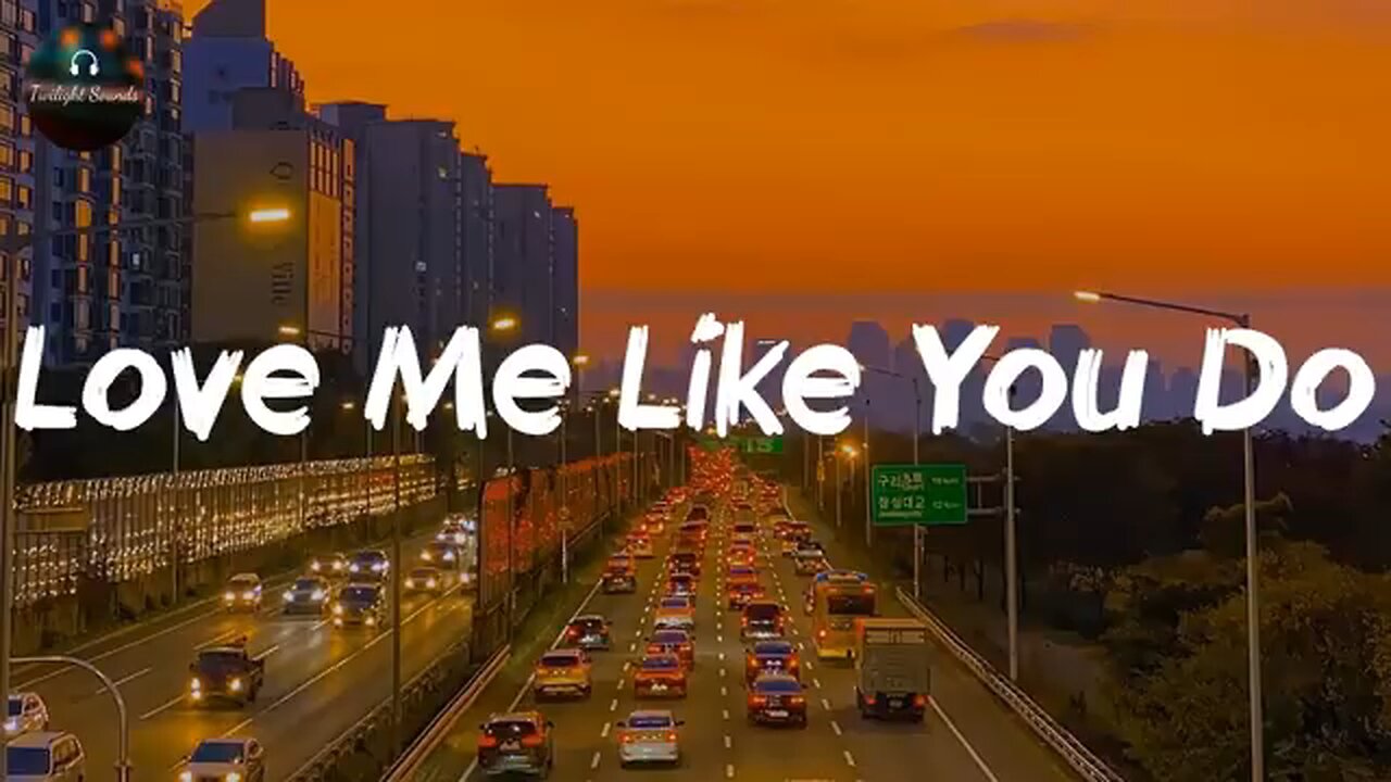 Ellie goulding - love me like you do ,( Lyrics)