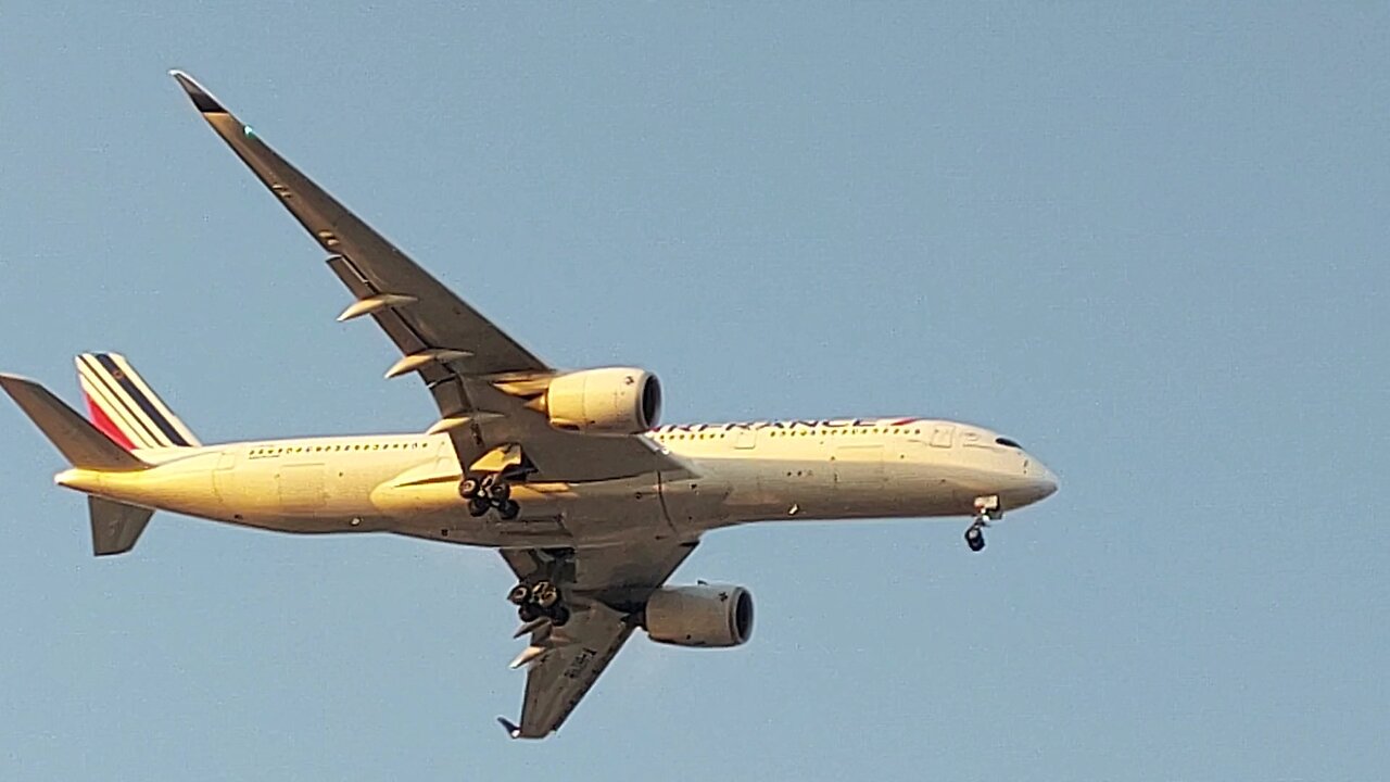 Airbus A350 F-HTYB coming from Paris to Fortaleza