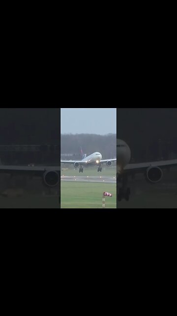 💨Airbus pushed around by winds on landing