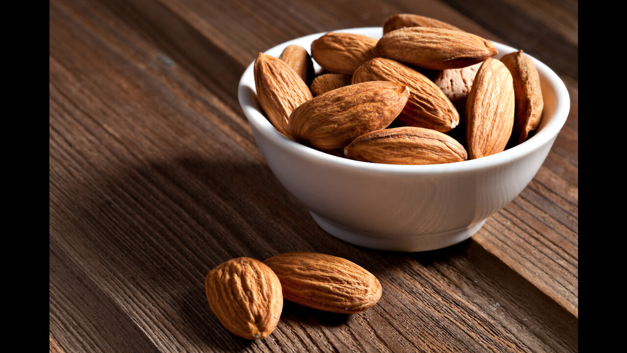 Chris Pirillo & Bwana: Almonds, folks!