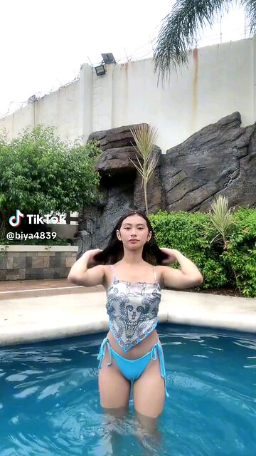 Sexy Filipina Dance