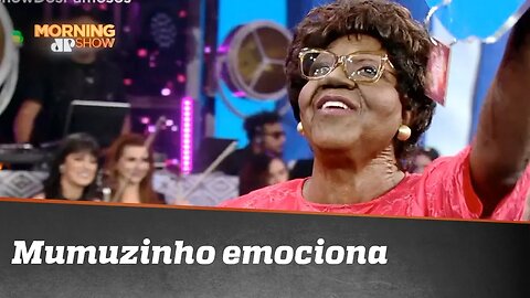 Mumuzinho emociona com imitação de Dona Ivone