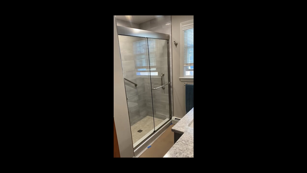 Sliding shower door