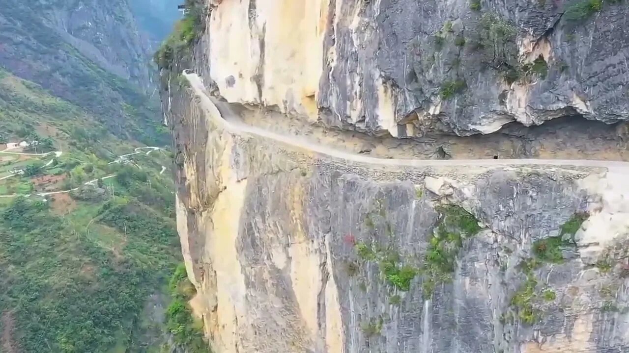 CHINA'S Breathtaking Mountain Road