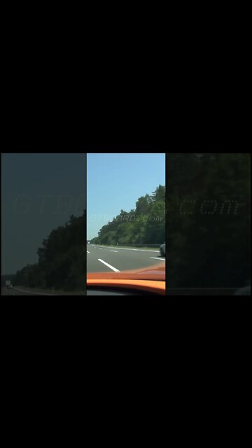 Welcome to Bugatti Airlines III you are now flying in a Veyron Vitesse over Berlin direction North.