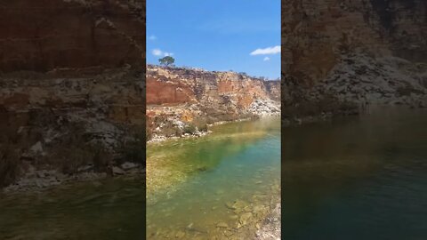 Pedreira da Lagoa Azul - São Batista da Glória/MG.