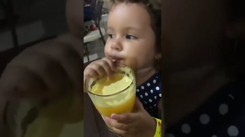 NOSSA QUE DELICIA #suco #laranja #infantil #viral #comedia #shorts