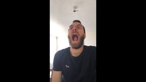 German vs English | Hotdog | Hilarious