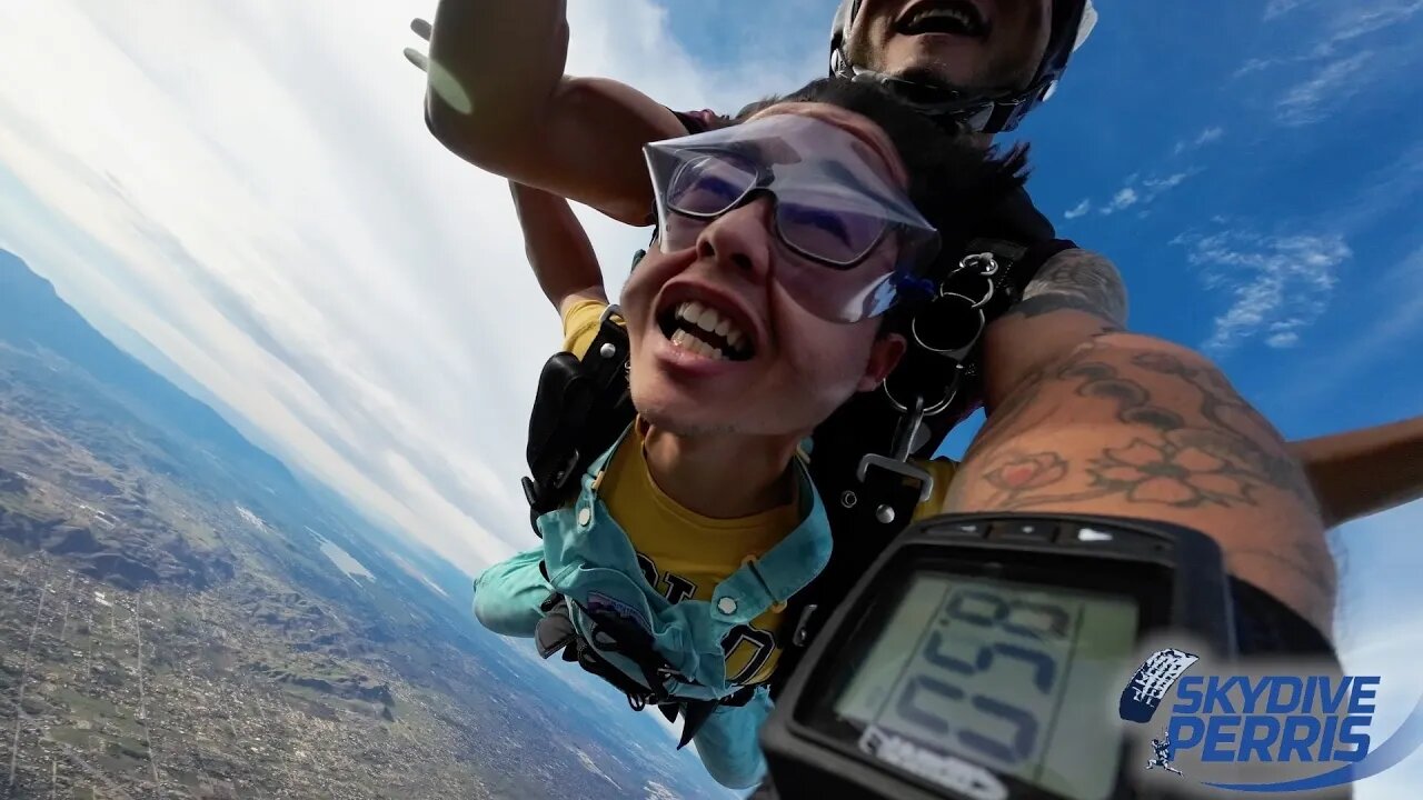 JoeSmish goes Skydiving