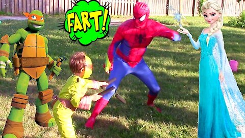Spiderman & Kids Play Together in the Backyard