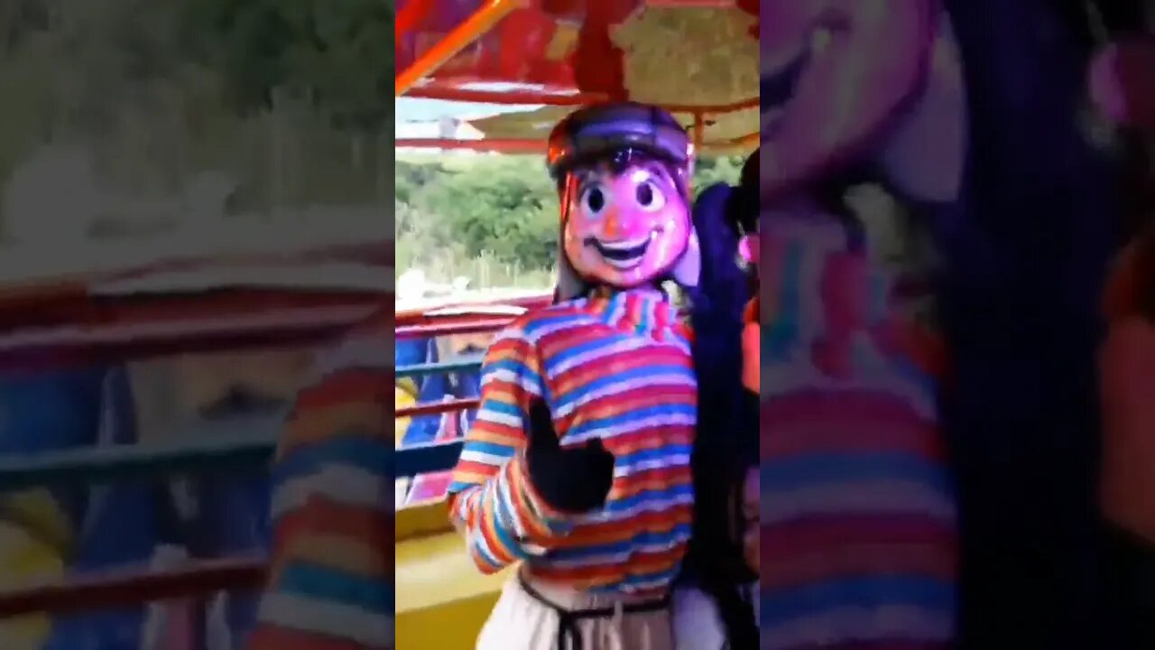 CHAVES E CHIQUINHA DANÇANDO JUNTINHOS NA CARRETA DA ALEGRIA, LIKE