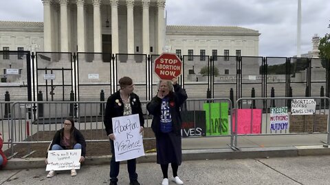 DC Cop Being A Good Guy And Protecting Pro Life Activist's Rights