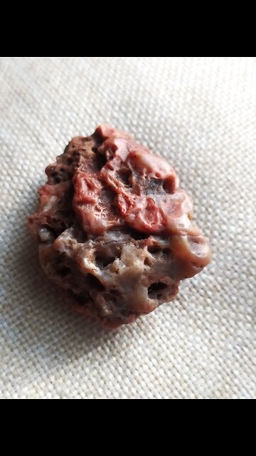 I found strange stone 😳