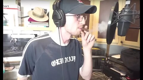 DJ Lucas - In The Kitchen with No Jumper