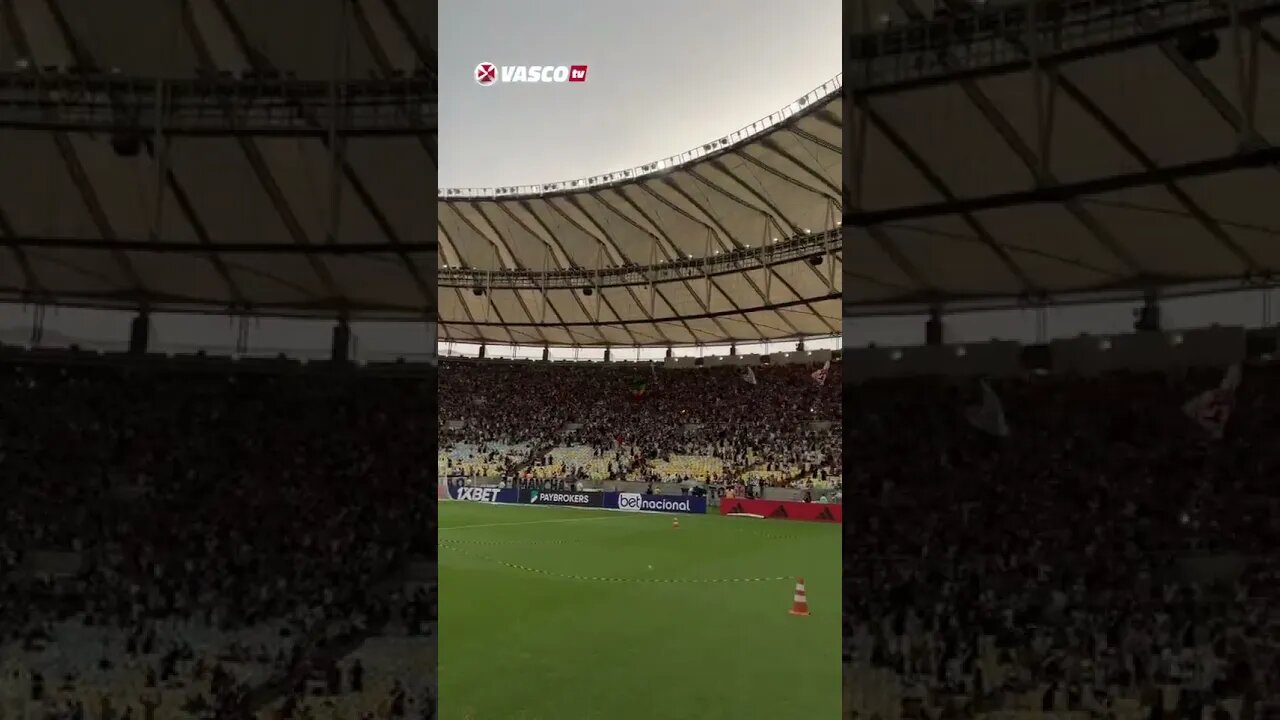 Flamengo x Vasco - Torcida do Vasco cantando alto antes da bola rolar