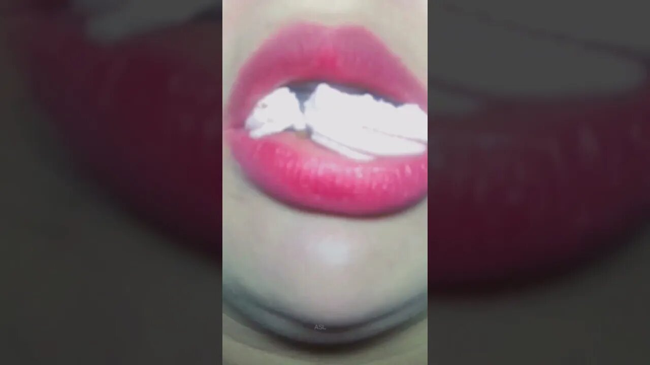 ASMR LIPS SWEET crunchy food #satisfyingasmr #mukbang #asmreating #lips #asmr #asmrfood #shorts