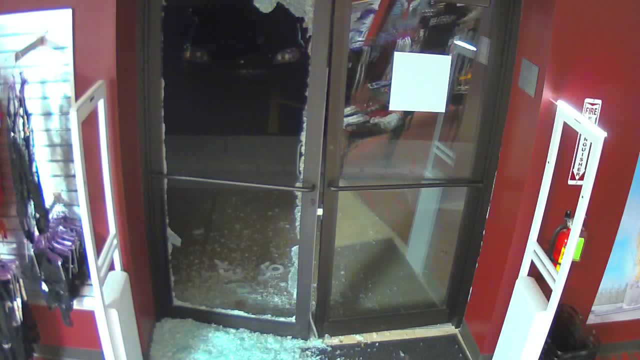 Suspect rams car into Hustler store, steals merchandise