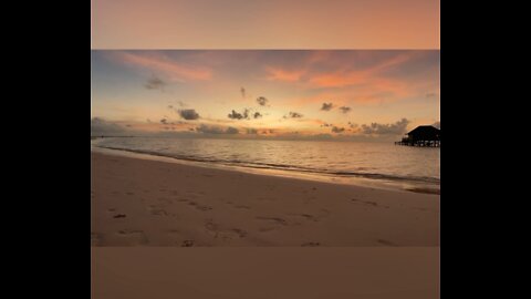 Sunset in the Maldives😍