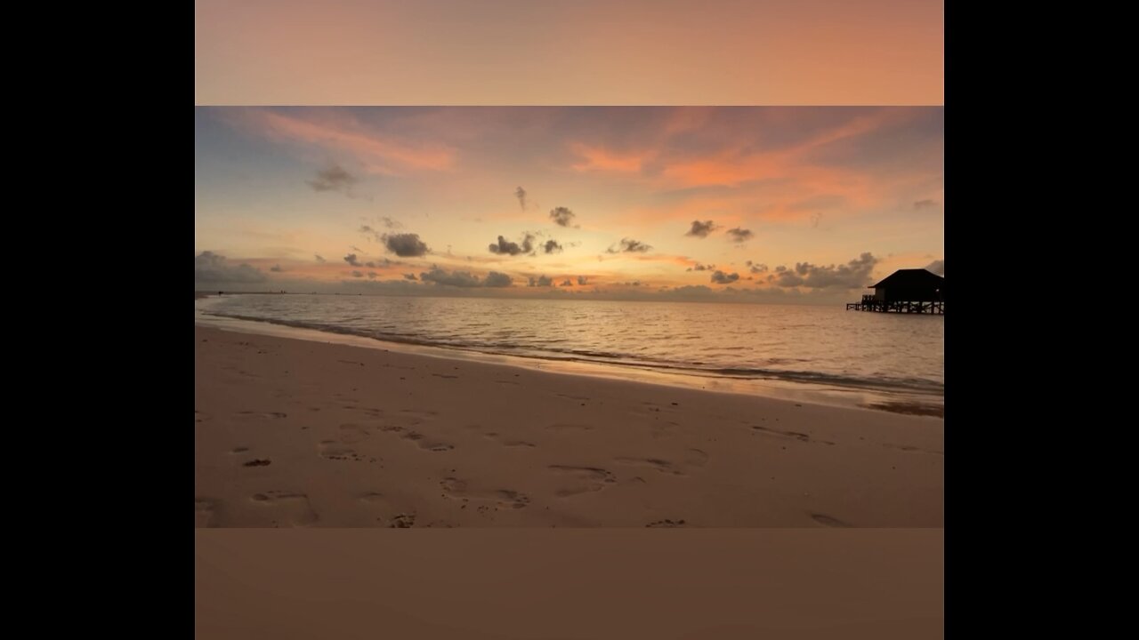 Sunset in the Maldives😍