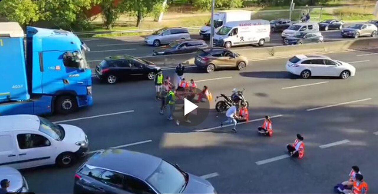 Portuguese climate activists quickly regret attempting to block a road.