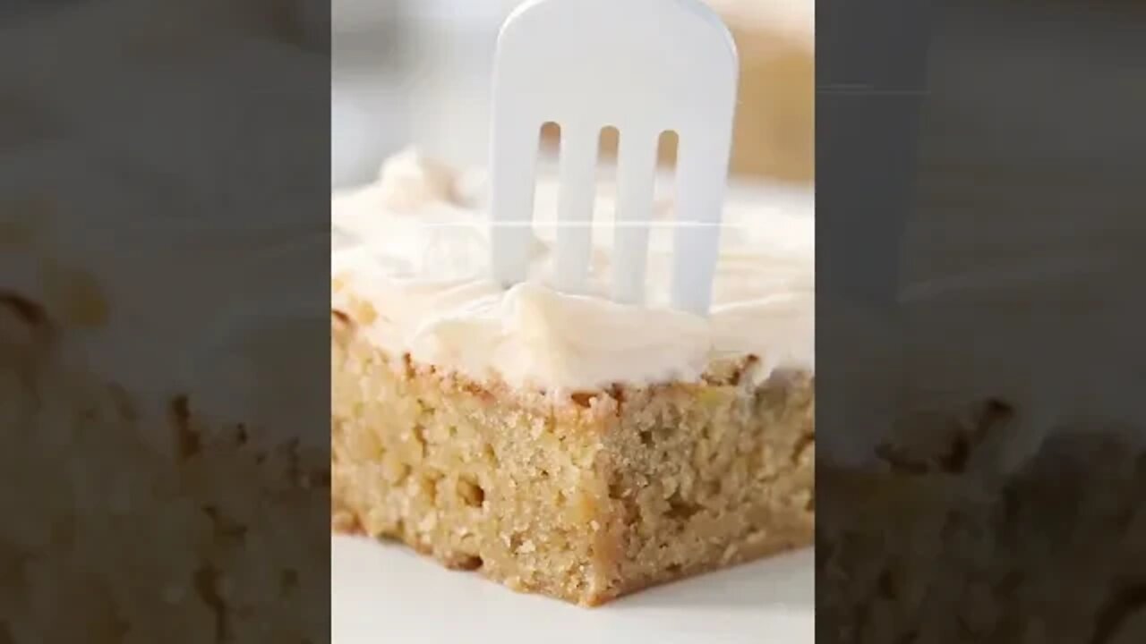 Ooey Gooey Banana Bars with Salted Caramel Frosting -- iambaker.net