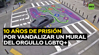 Un conductor podría ir a la cárcel por hacer derrapes sobre un mural del Orgullo LGBTQ+