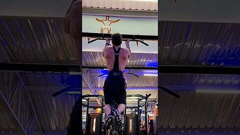 Weighted chinups 45 kg #chinups #bodybuilding #gym #training #natty