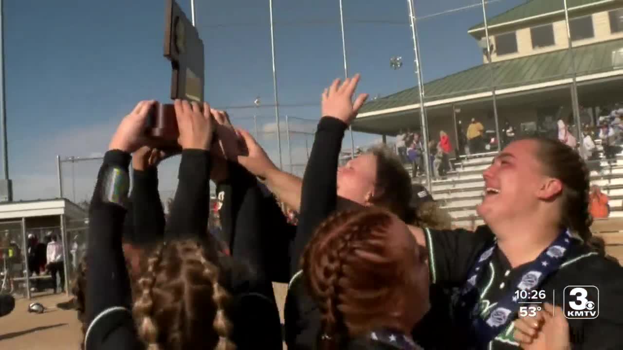 Skutt Catholic Captures Class B State Softball Title