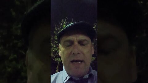 Vocês viram o vídeo do tiozinho? E o da chegada na Índia? Procure assistir os 2 por favor