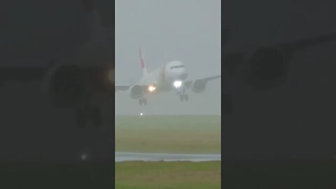 ⛈️ Landing in storm 😱