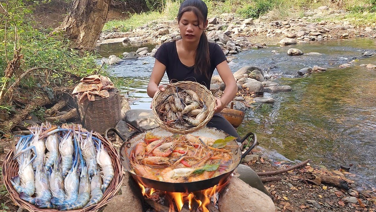 Cooking Spicy lobster Wild Recipe and Eating Delicious for jungle food